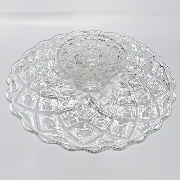 Viking 12" Low Cake Stand "Diamond Thumbprint Clear" Vintage EUC - Picture 7 of 14